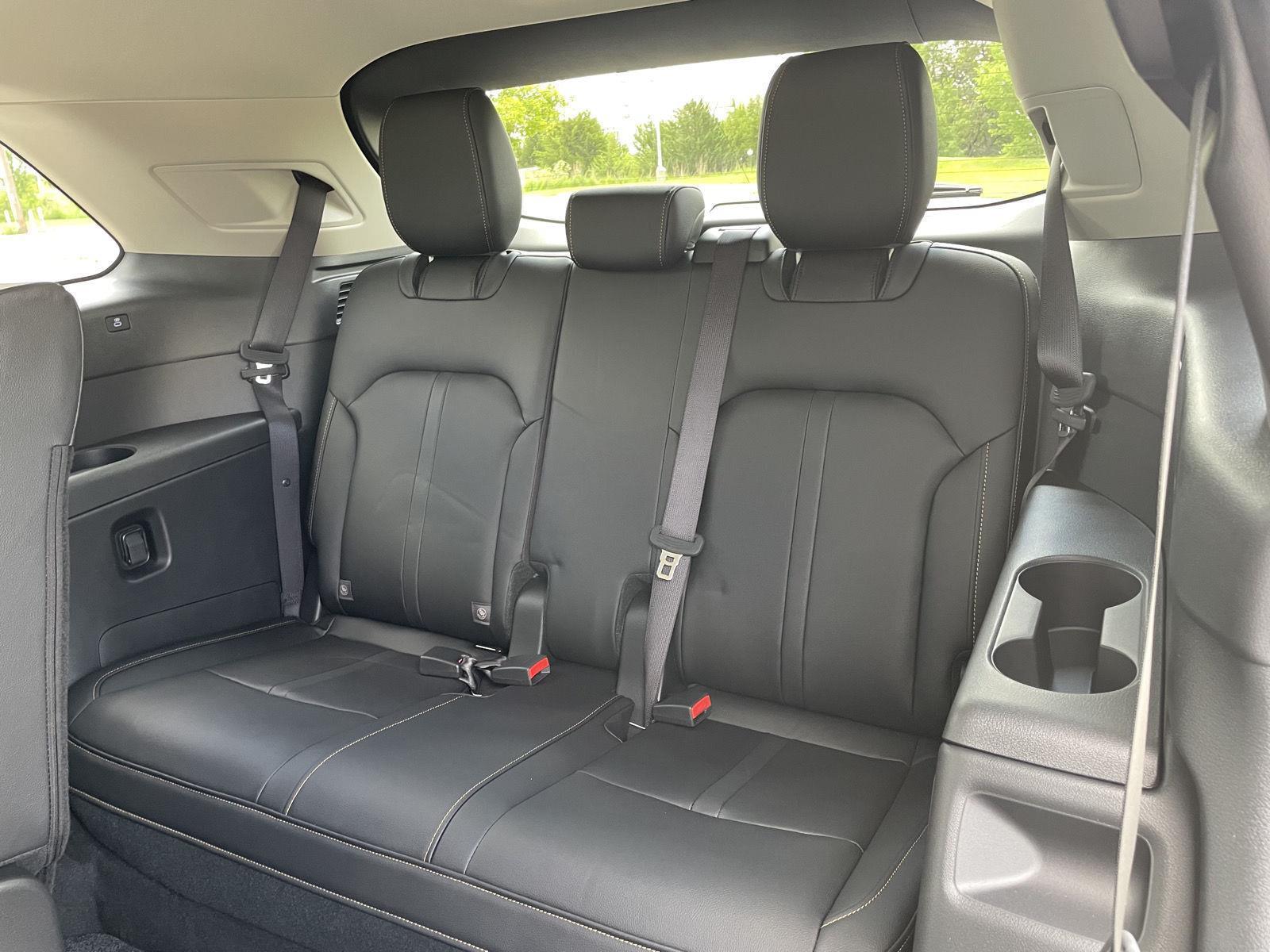 Vehicle photo 21