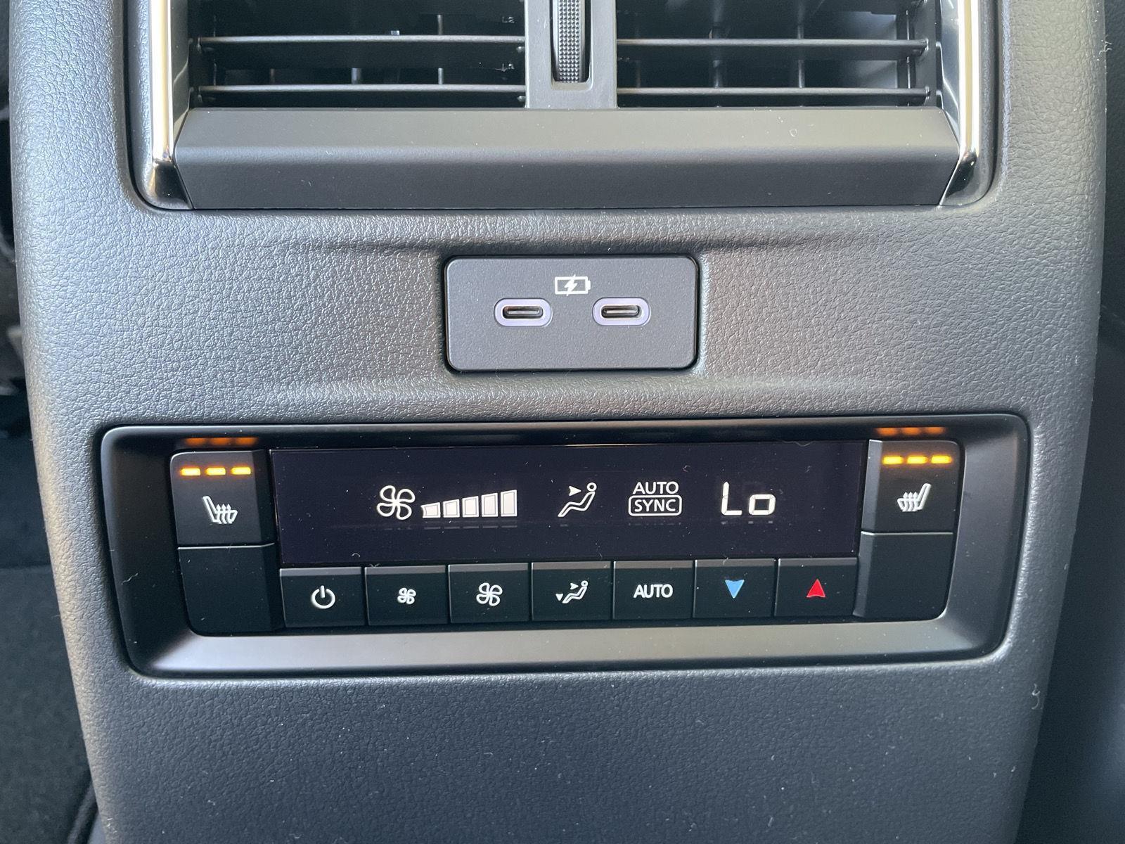 Vehicle photo 20