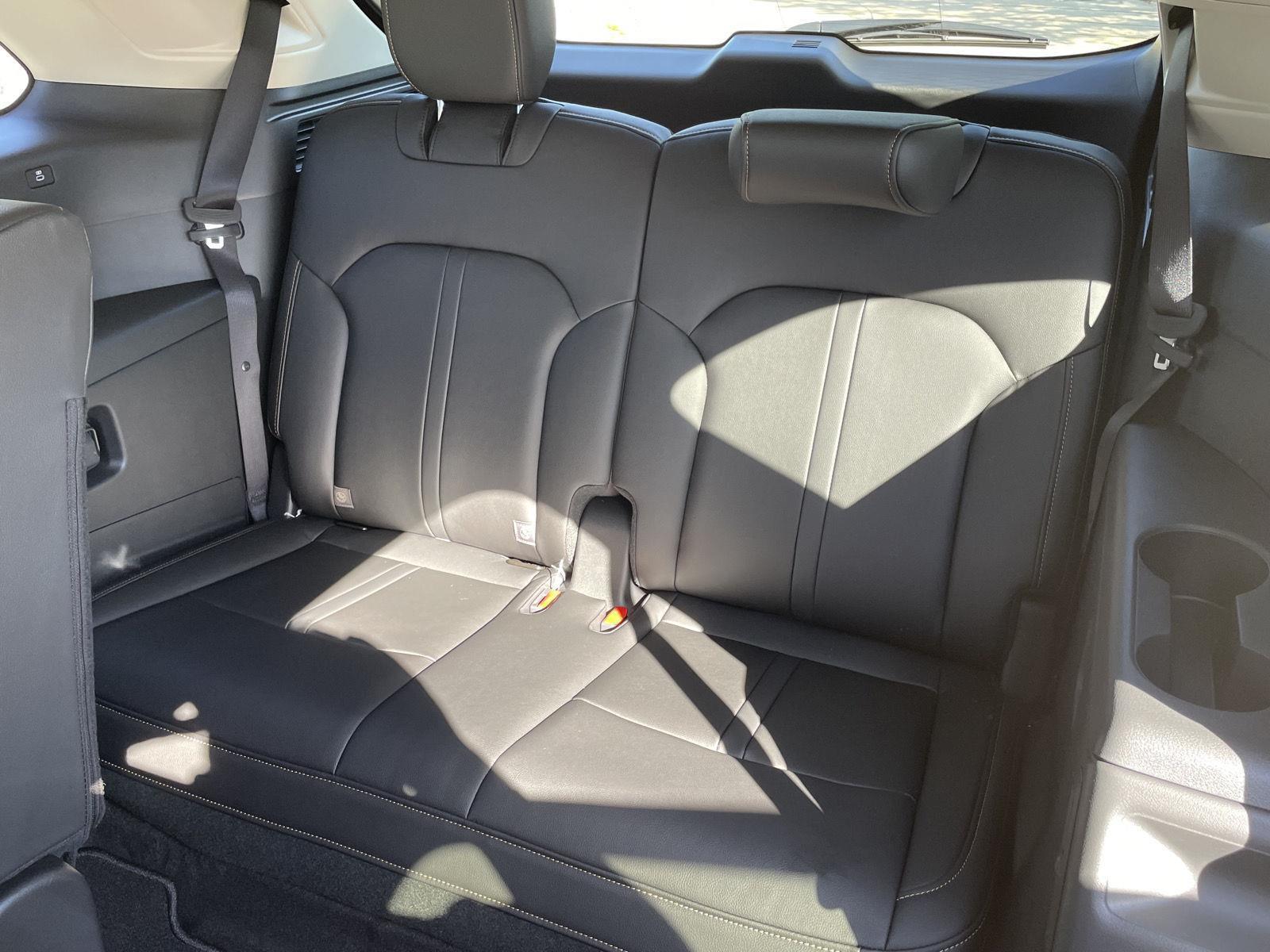 Vehicle photo 21