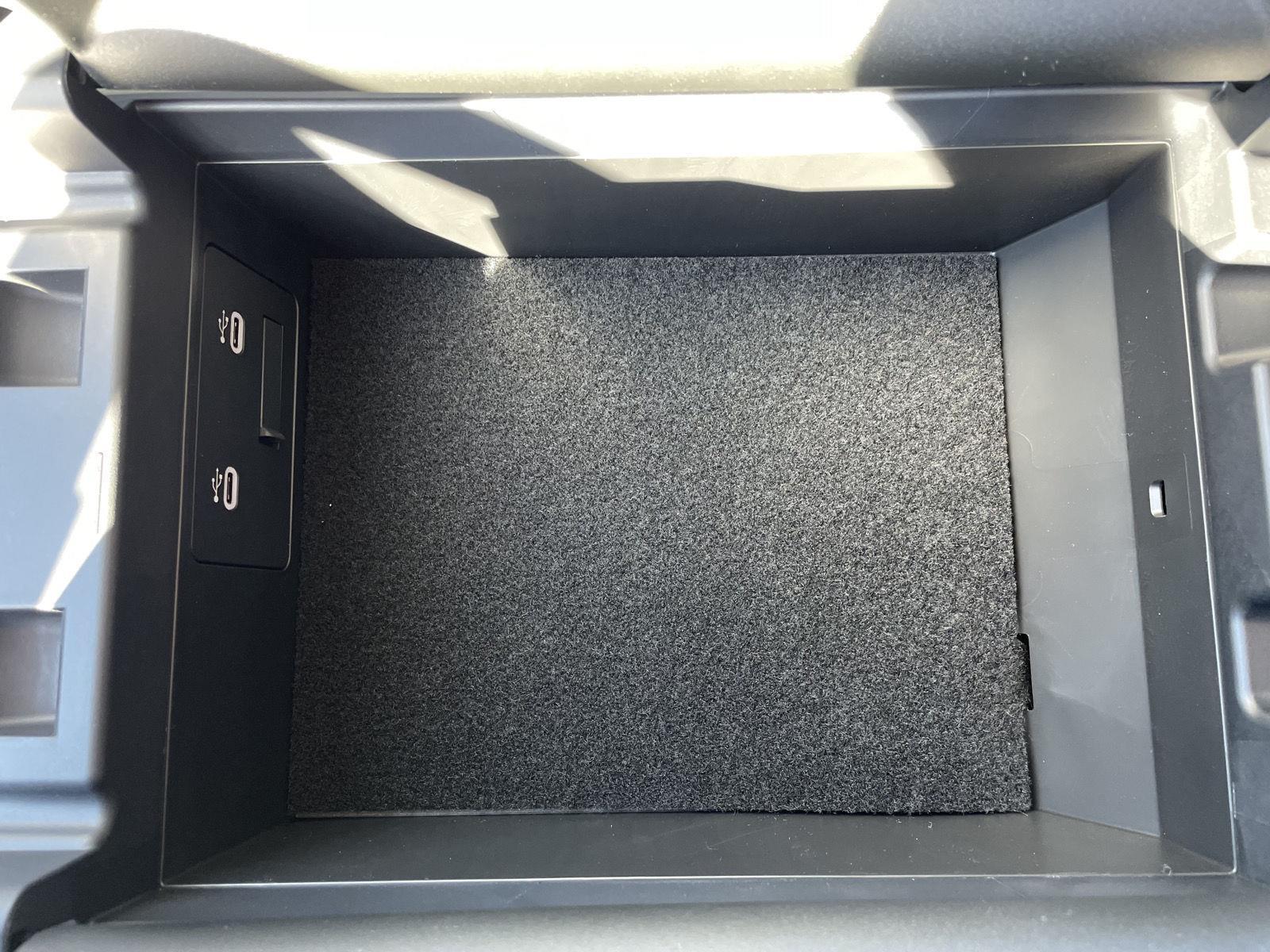 Vehicle photo 22