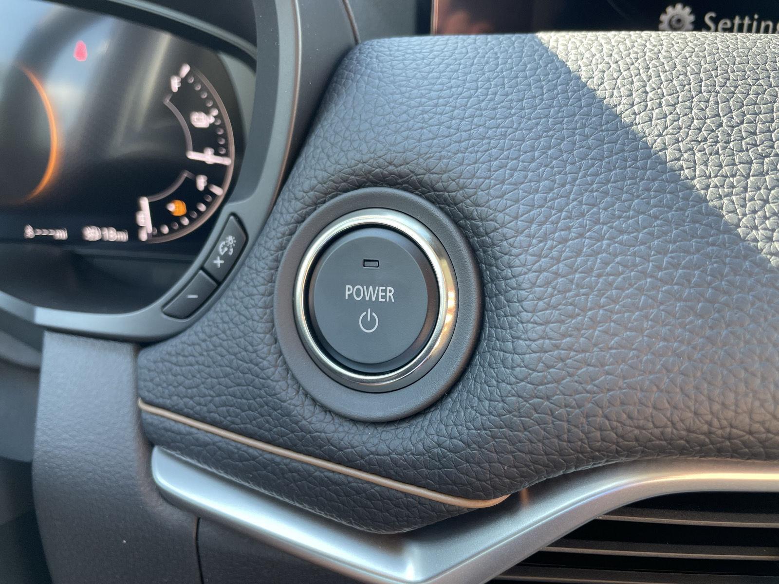 Vehicle photo 28