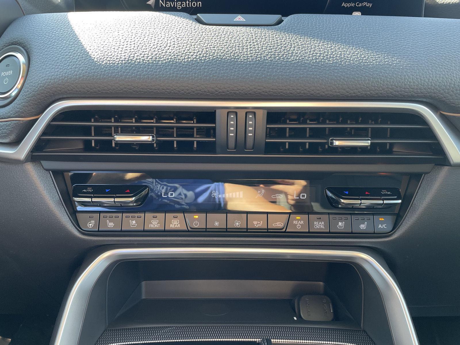 Vehicle photo 29