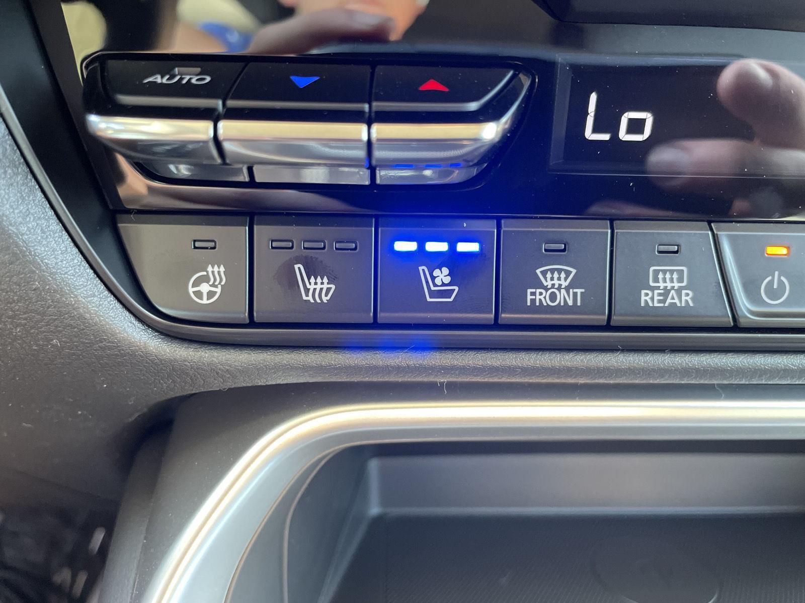Vehicle photo 31
