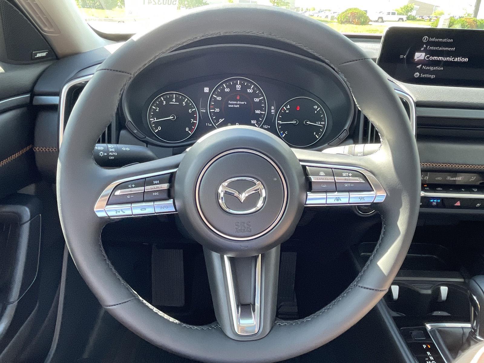 Vehicle photo 11