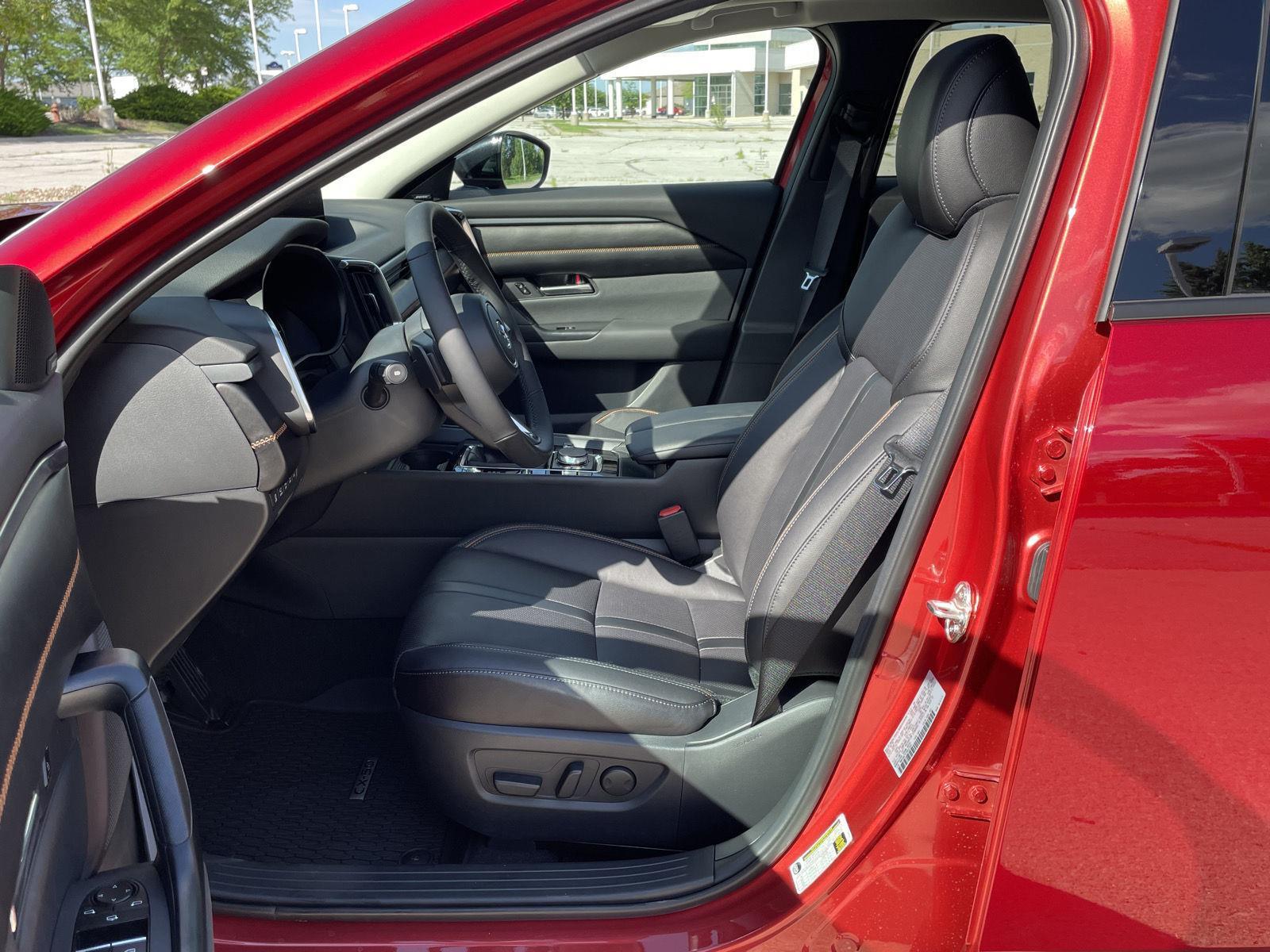 Vehicle photo 15