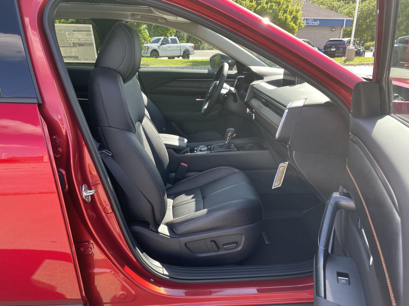 Vehicle photo 16