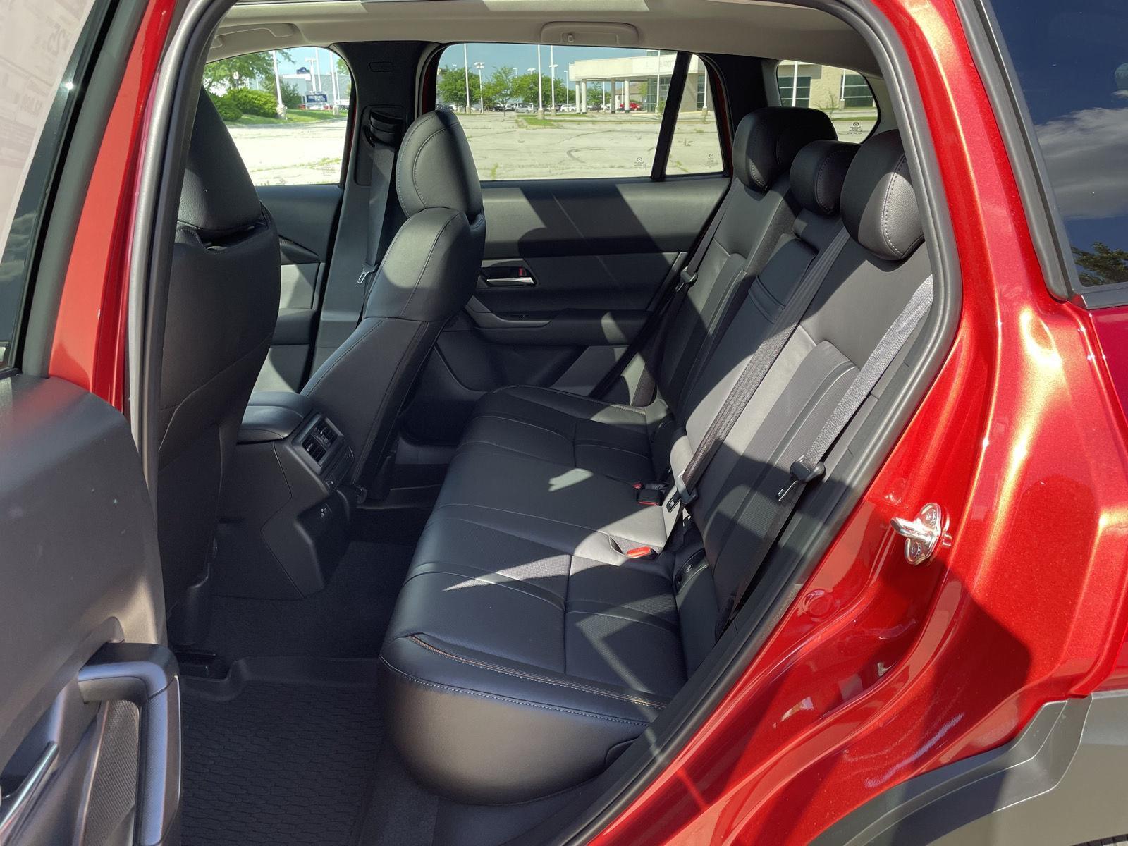 Vehicle photo 17