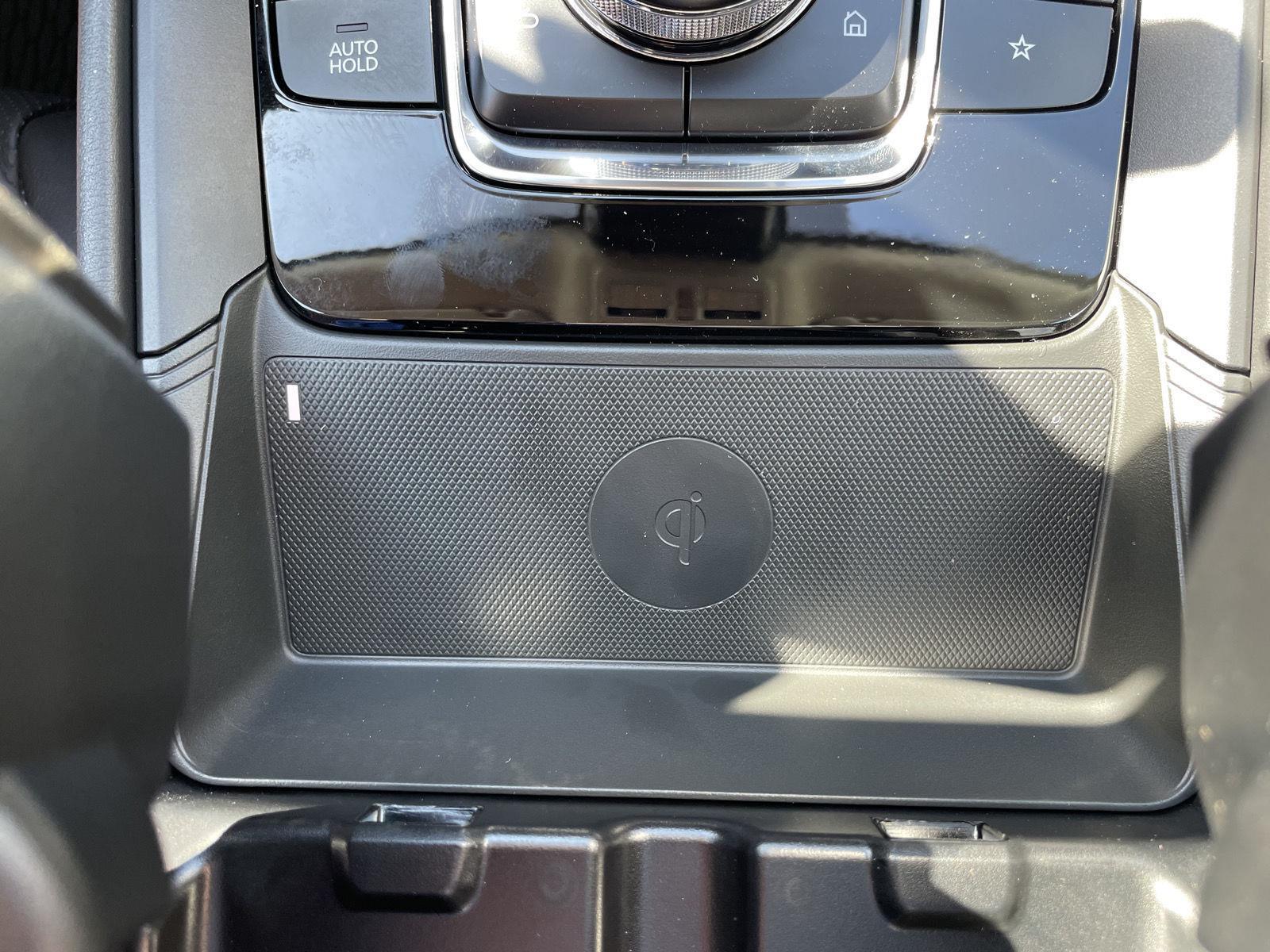 Vehicle photo 20