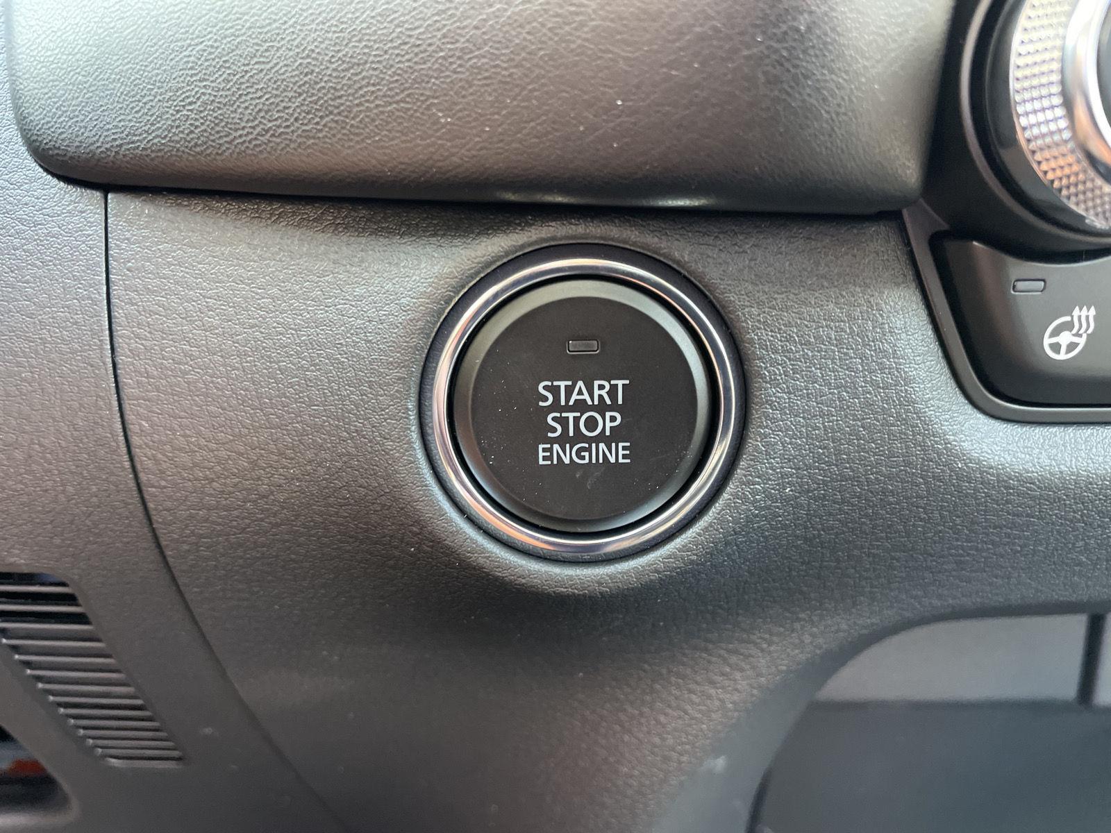Vehicle photo 25