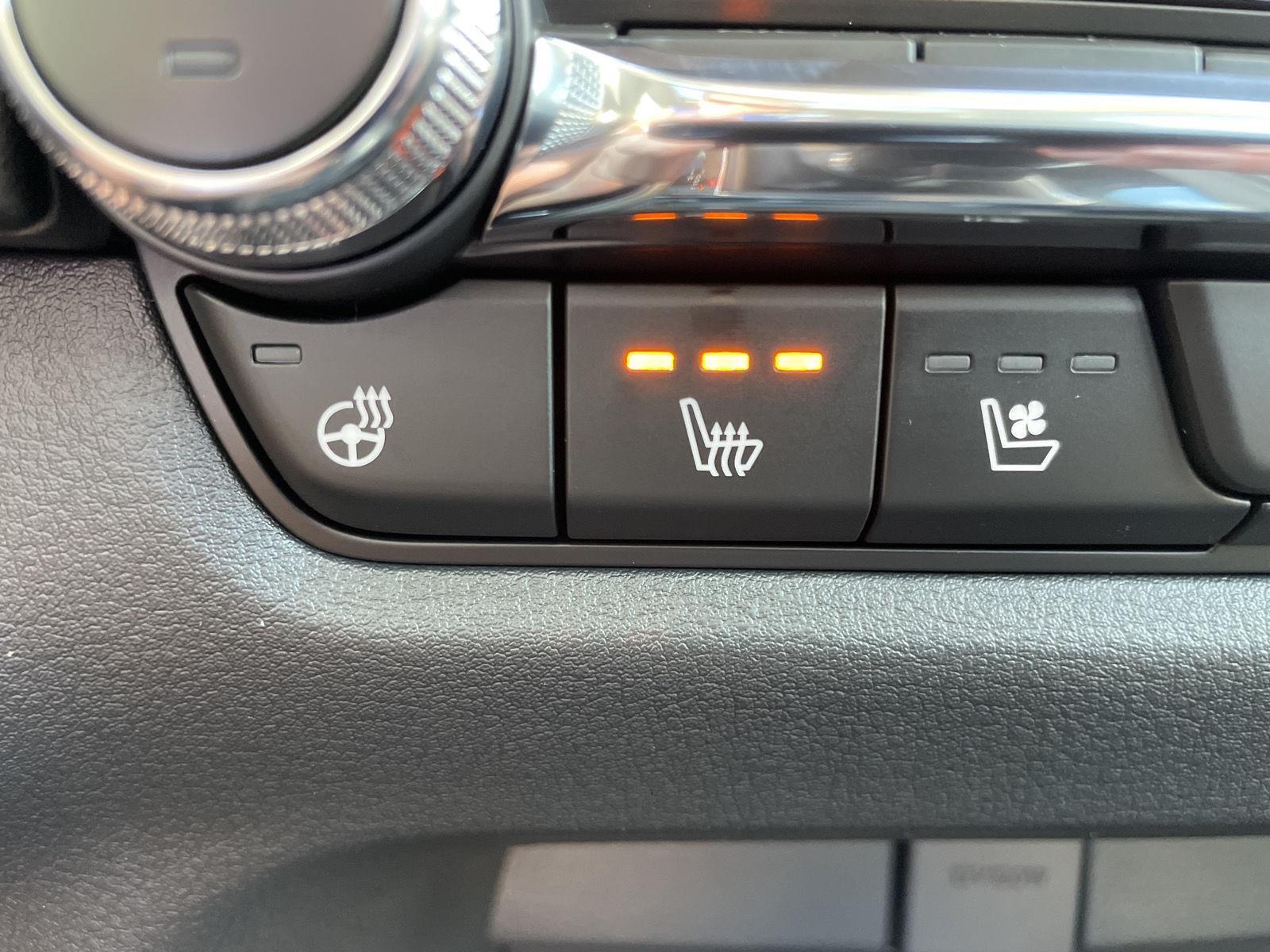 Vehicle photo 27