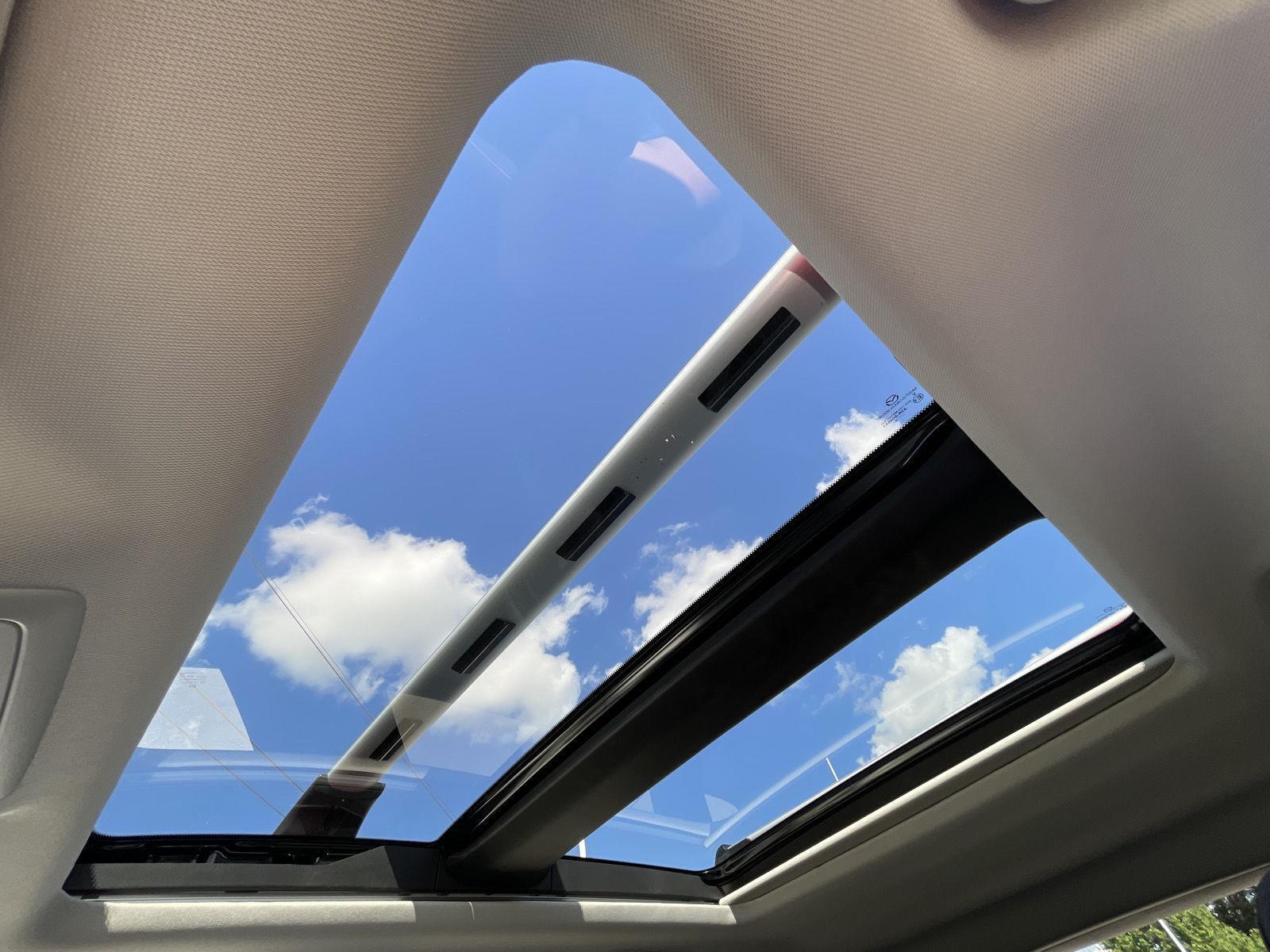 Vehicle photo 31