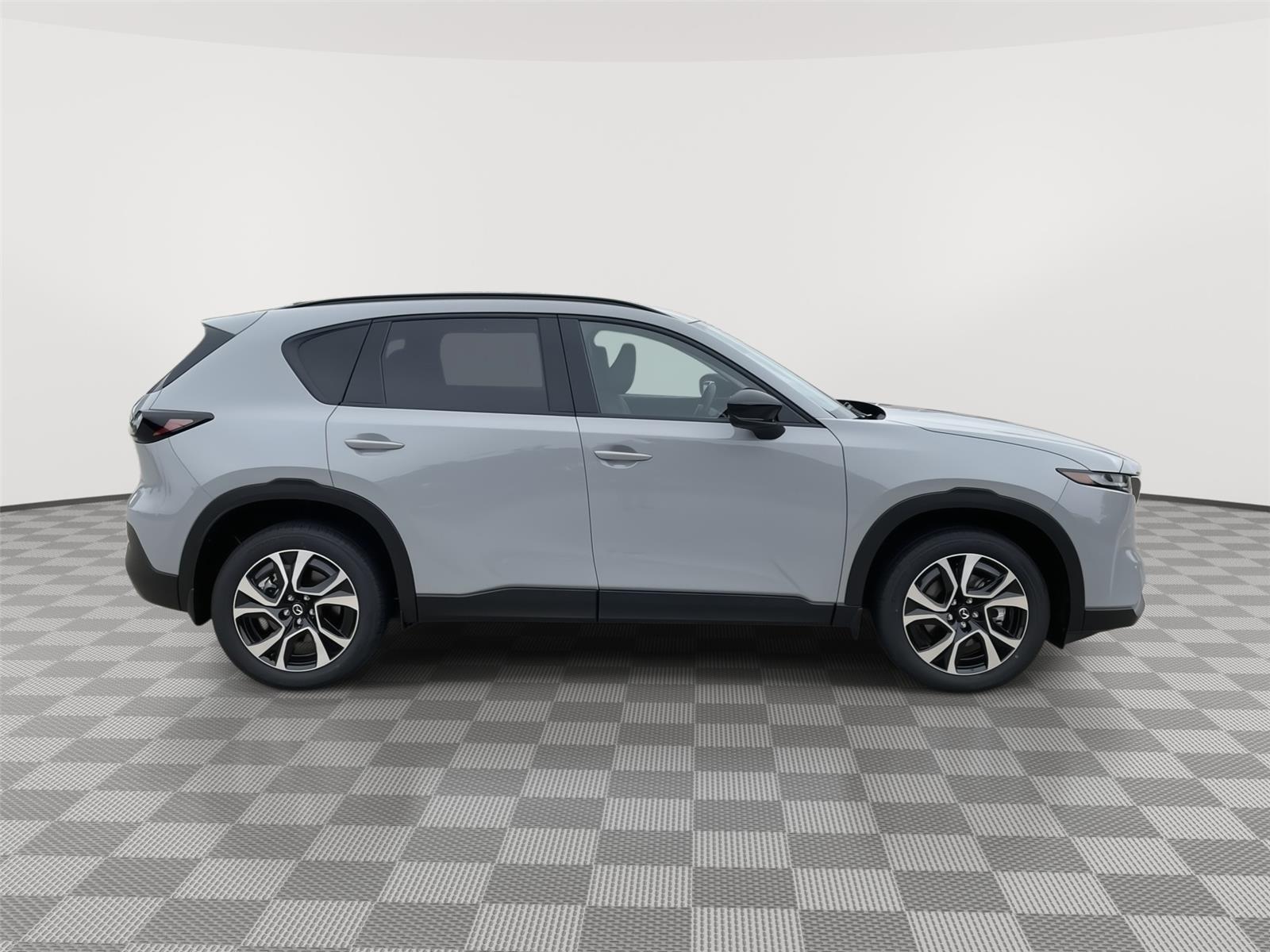 Vehicle photo 5