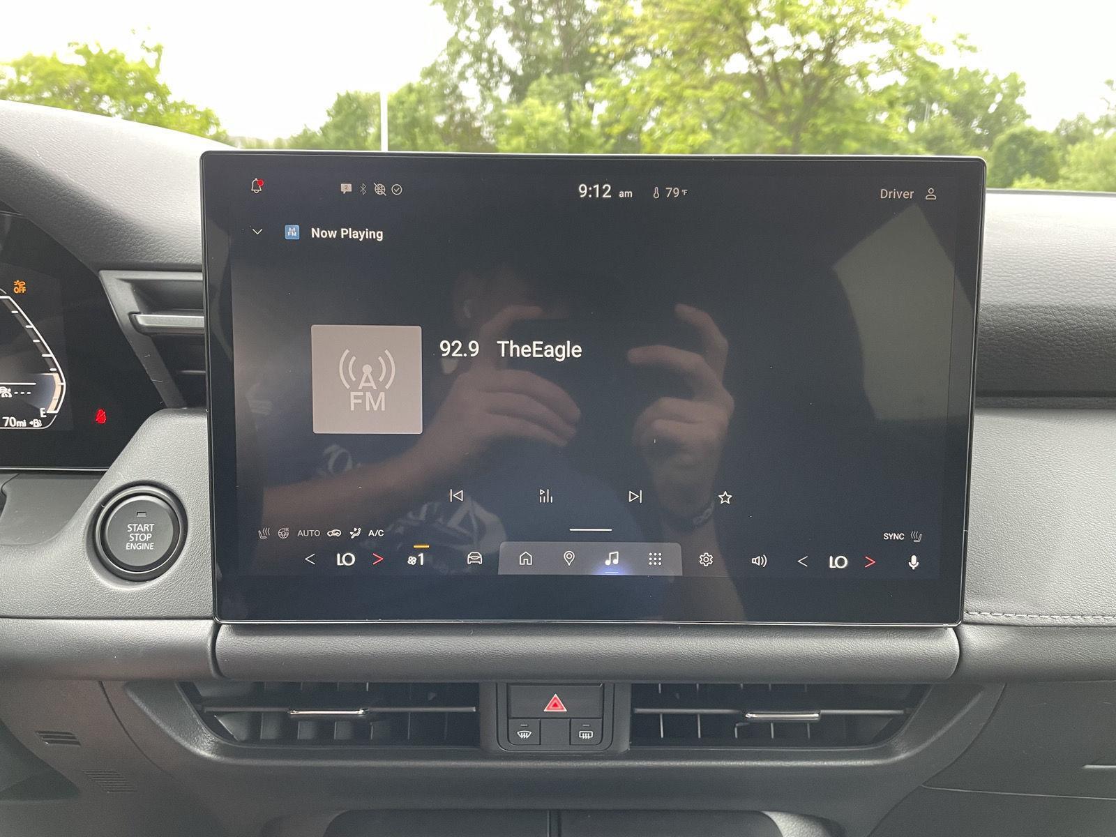Vehicle photo 22