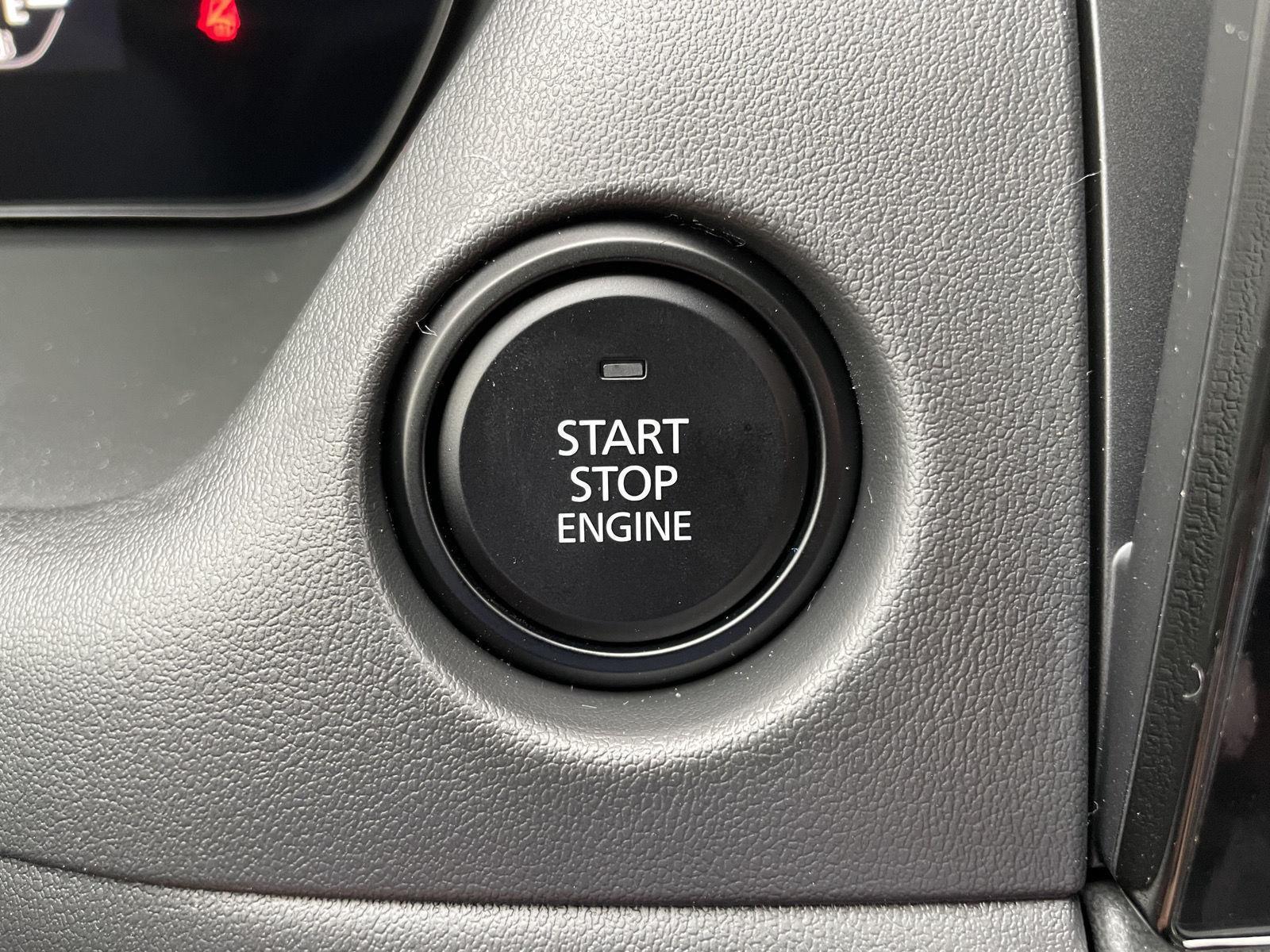 Vehicle photo 25