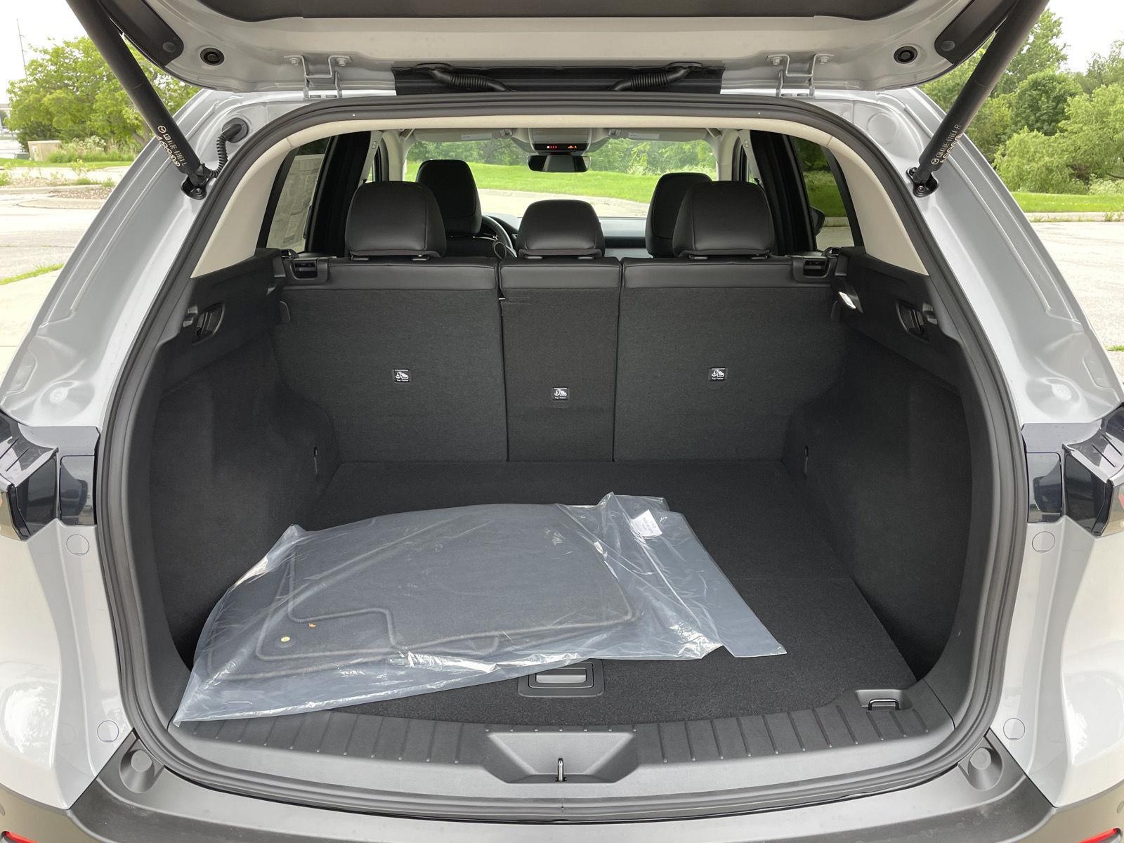 Vehicle photo 26