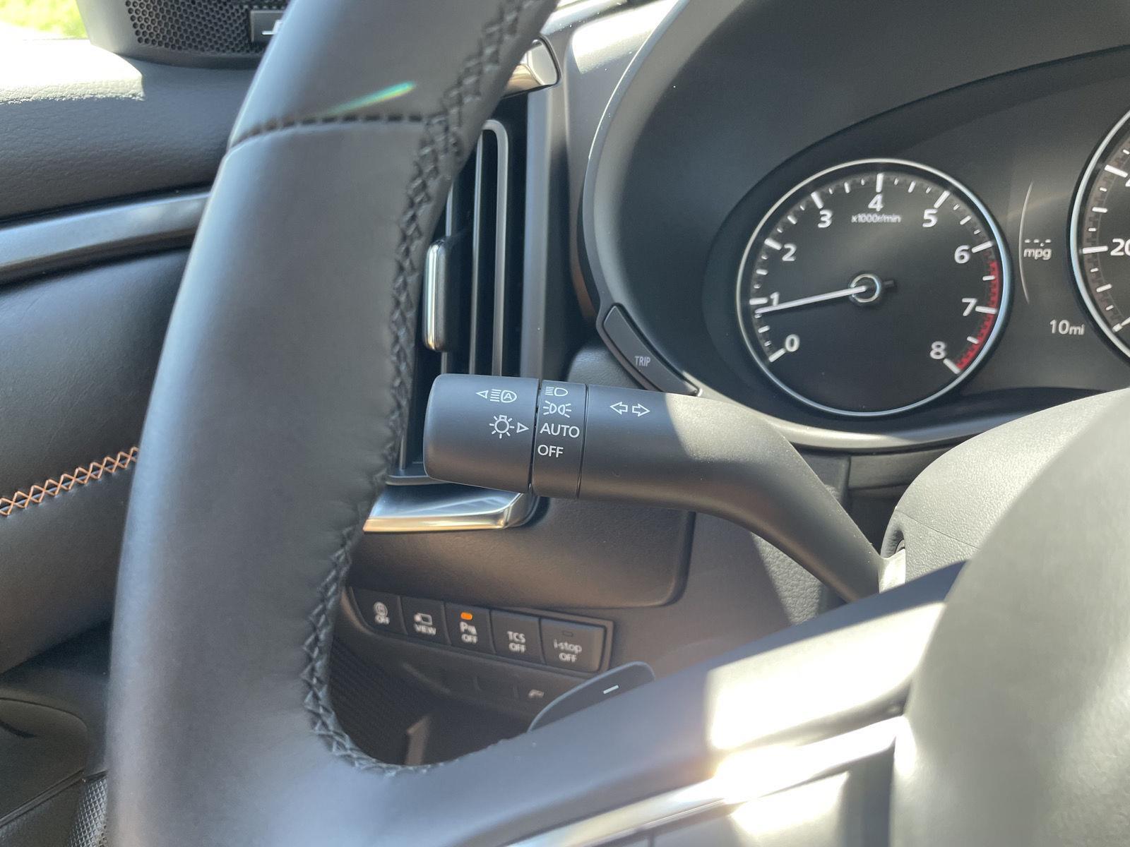 Vehicle photo 15