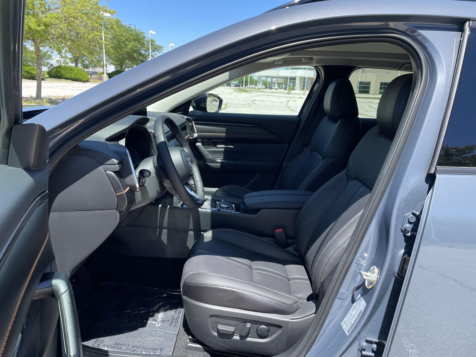 Vehicle photo 16