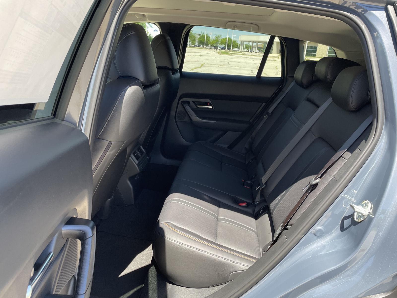 Vehicle photo 19