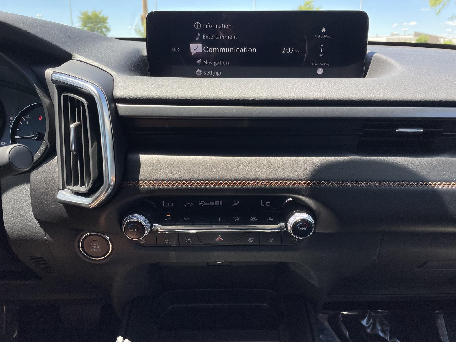 Vehicle photo 23