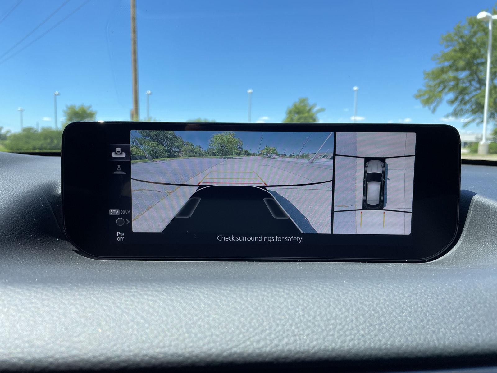 Vehicle photo 24