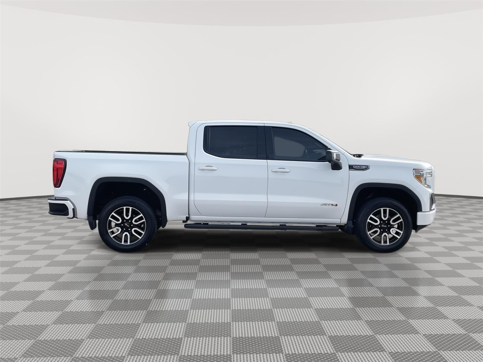Vehicle photo 6