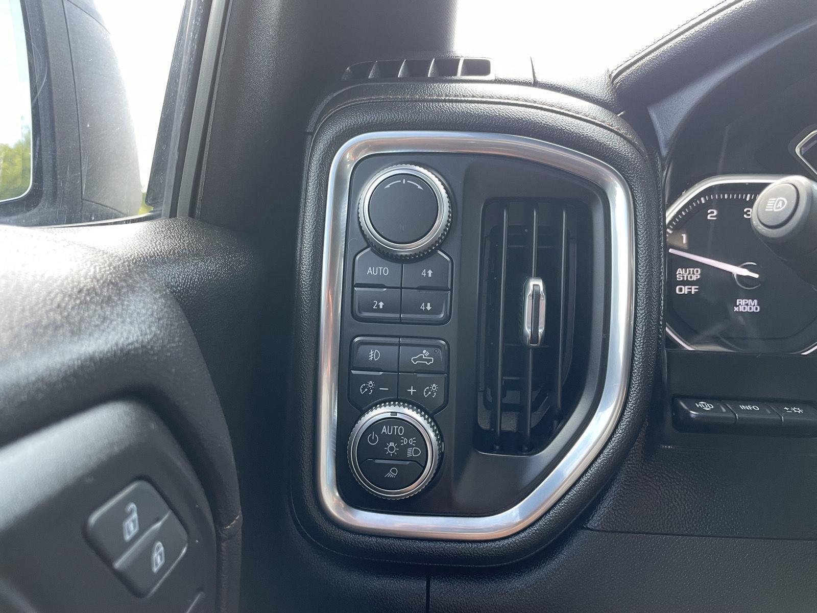 Vehicle photo 16