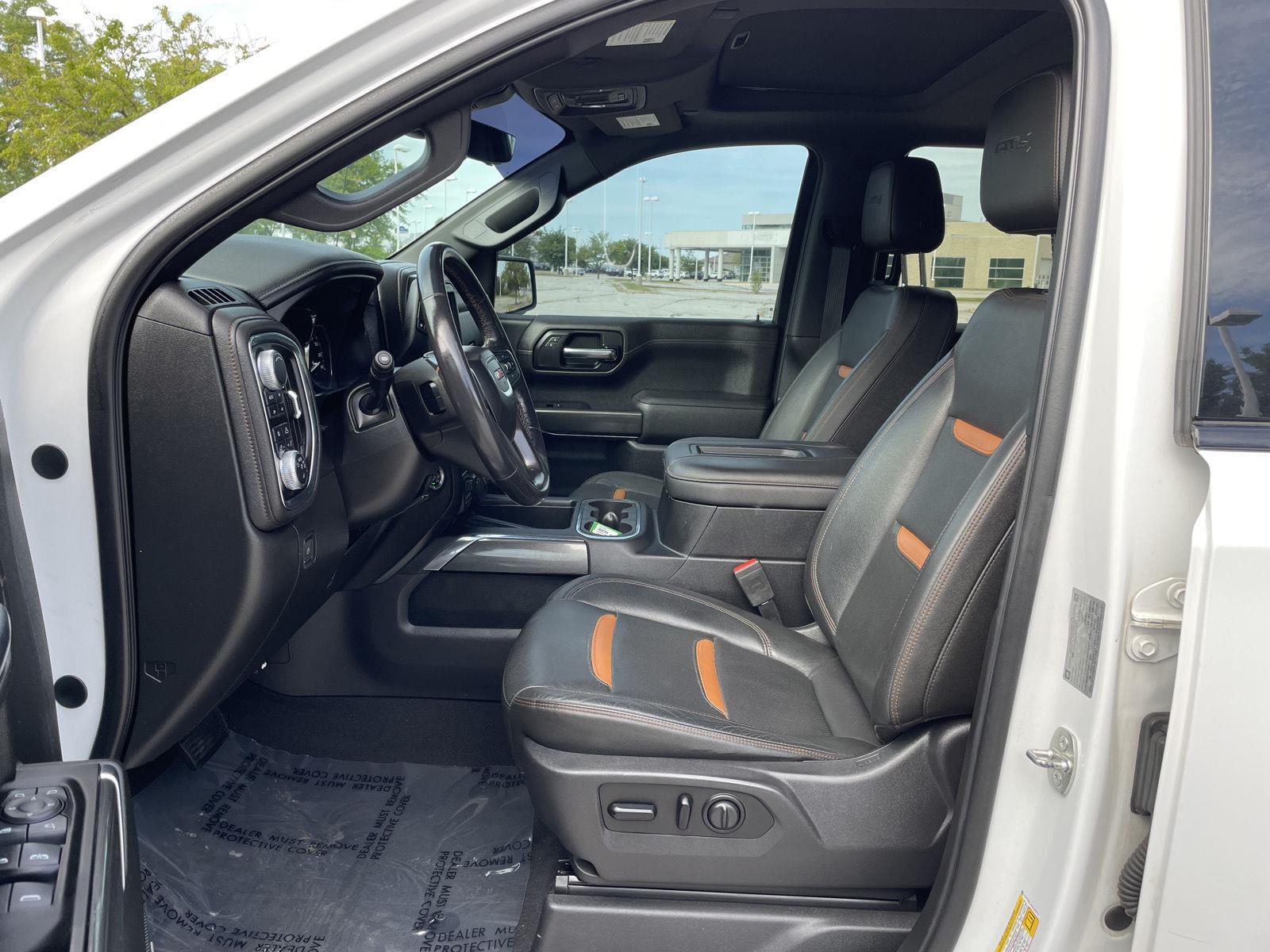 Vehicle photo 17