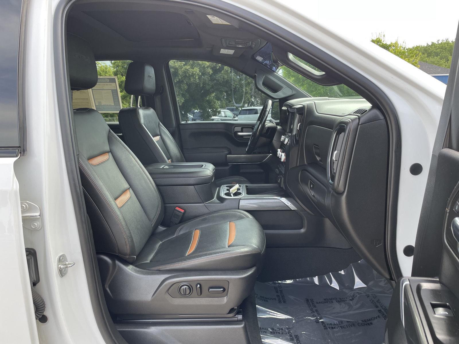 Vehicle photo 19