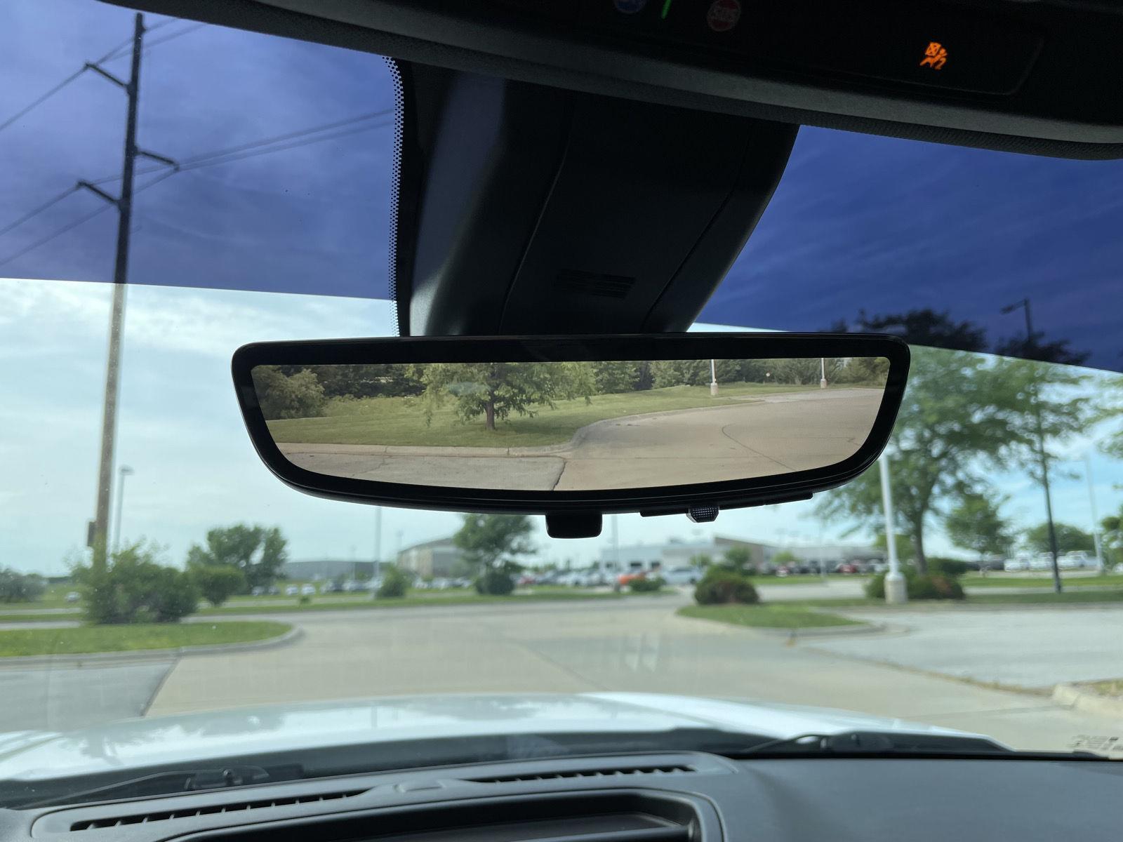 Vehicle photo 22
