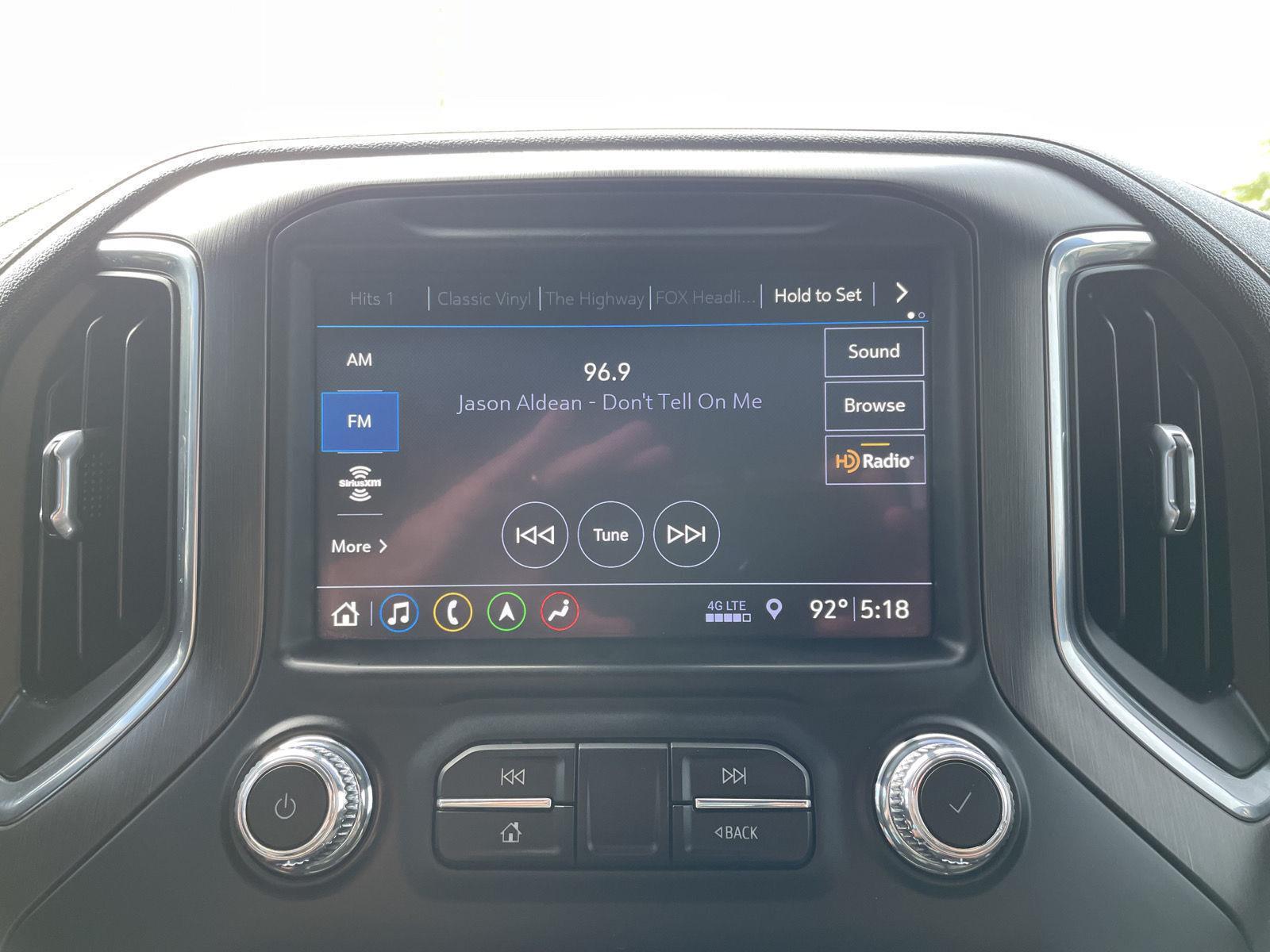 Vehicle photo 28