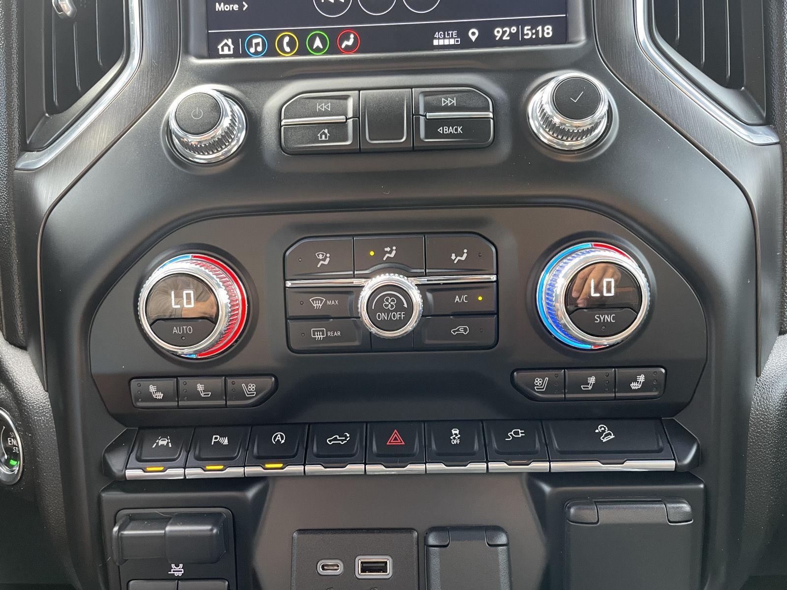Vehicle photo 29