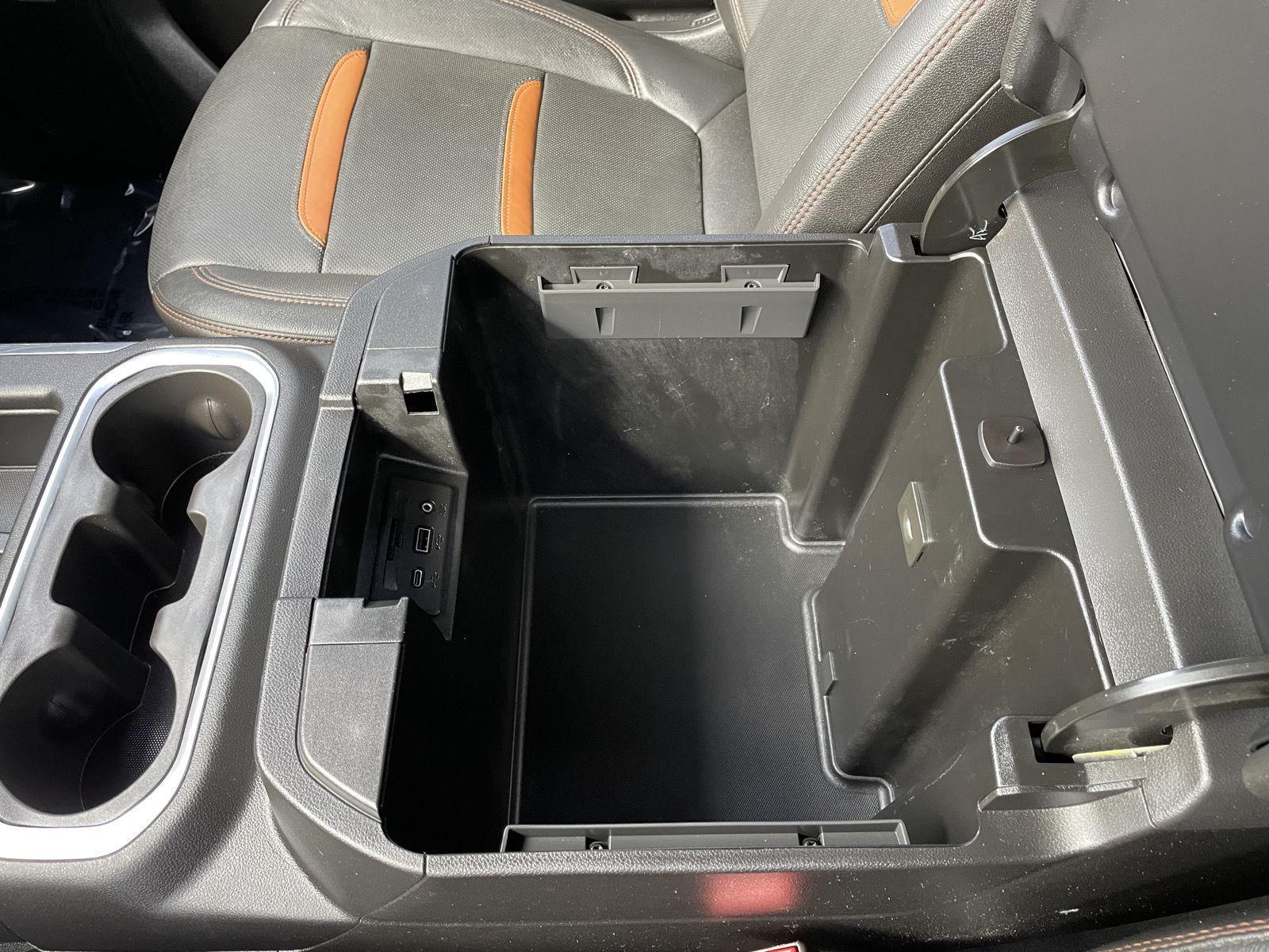 Vehicle photo 37