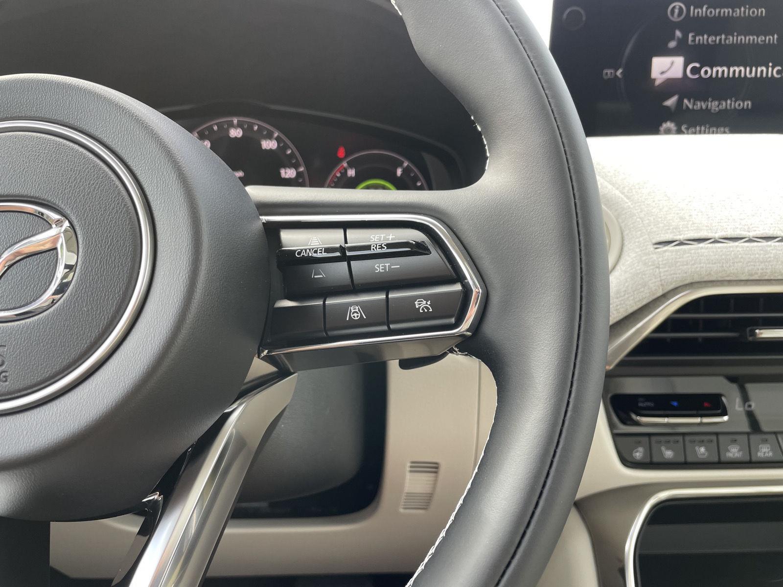 Vehicle photo 13