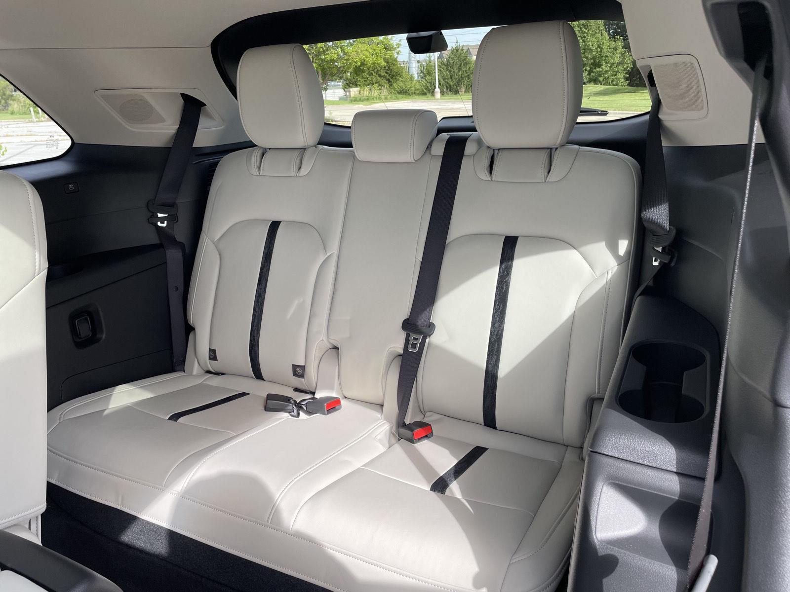 Vehicle photo 21