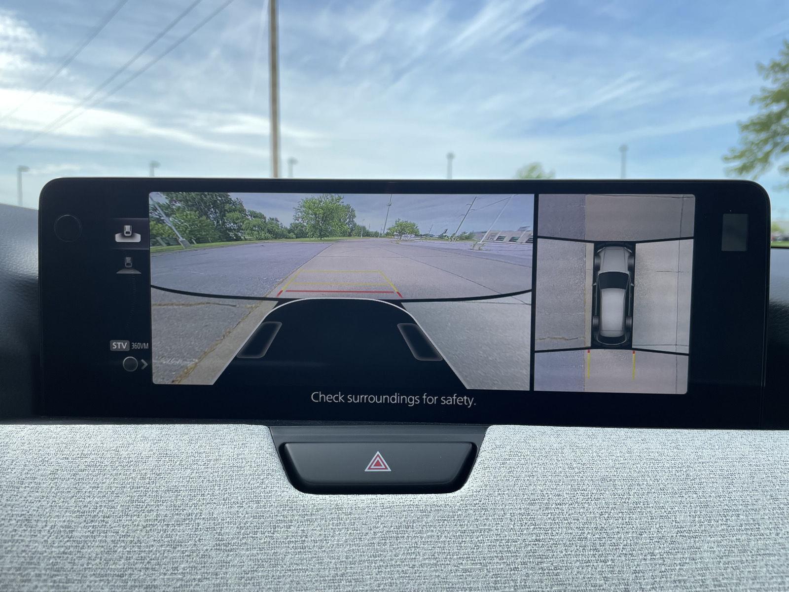 Vehicle photo 25