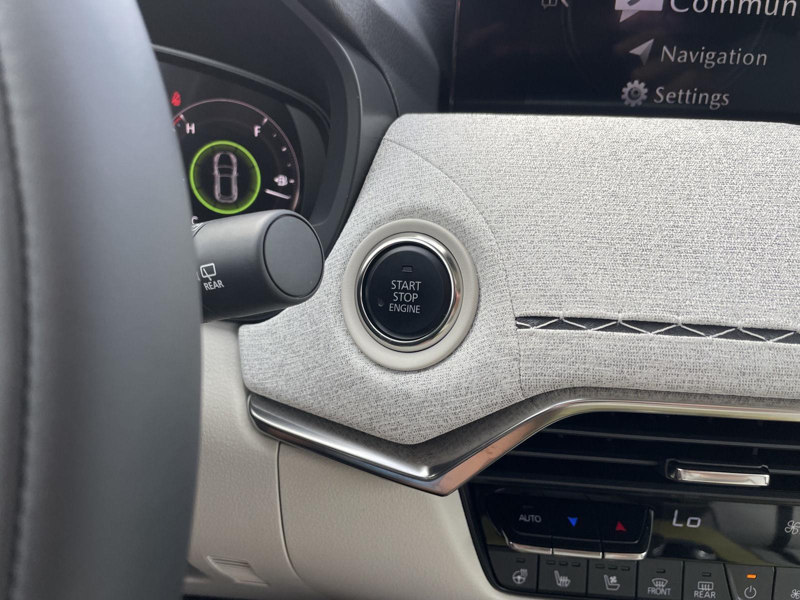 Vehicle photo 27