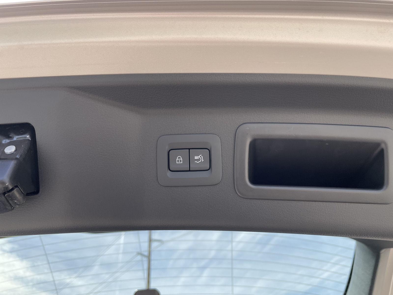 Vehicle photo 39