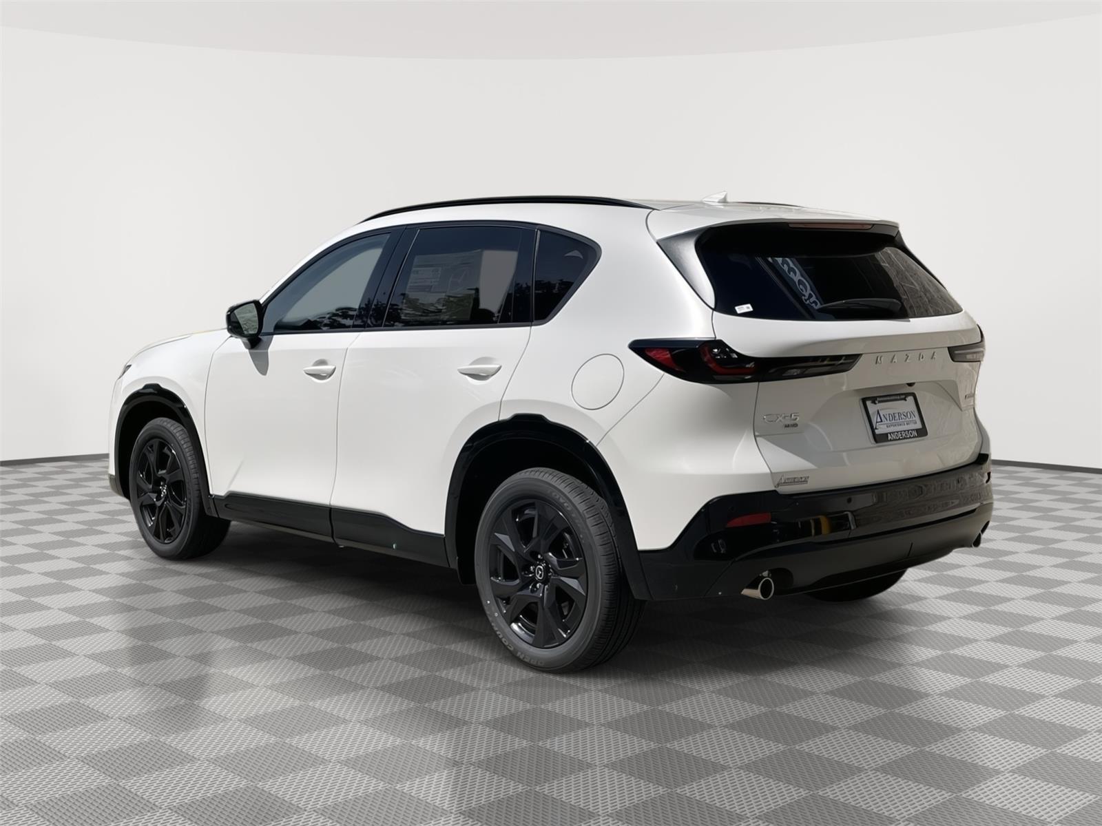 Vehicle photo 9