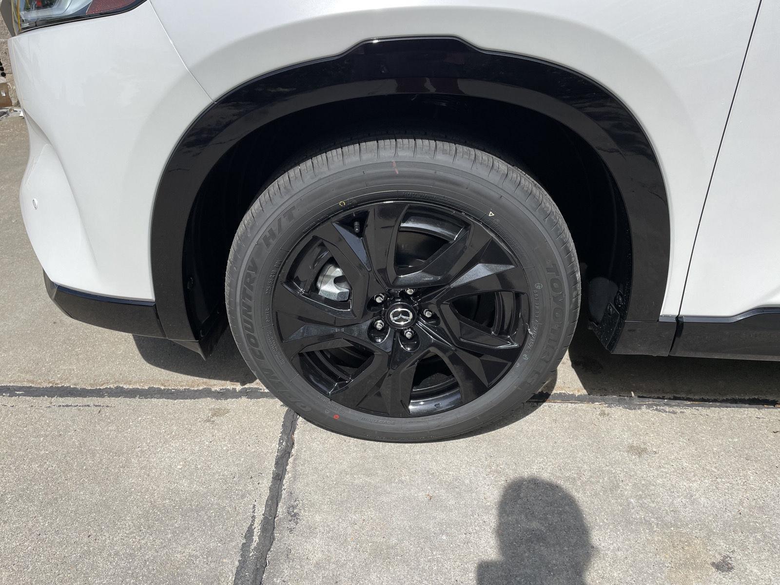 Vehicle photo 10