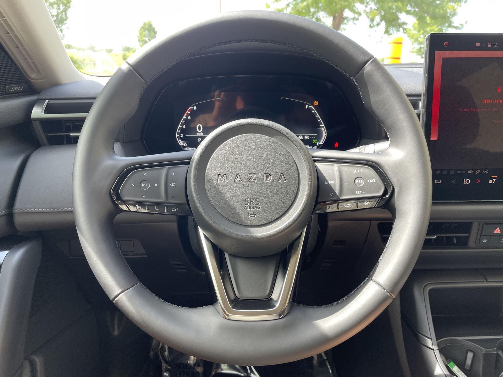 Vehicle photo 11