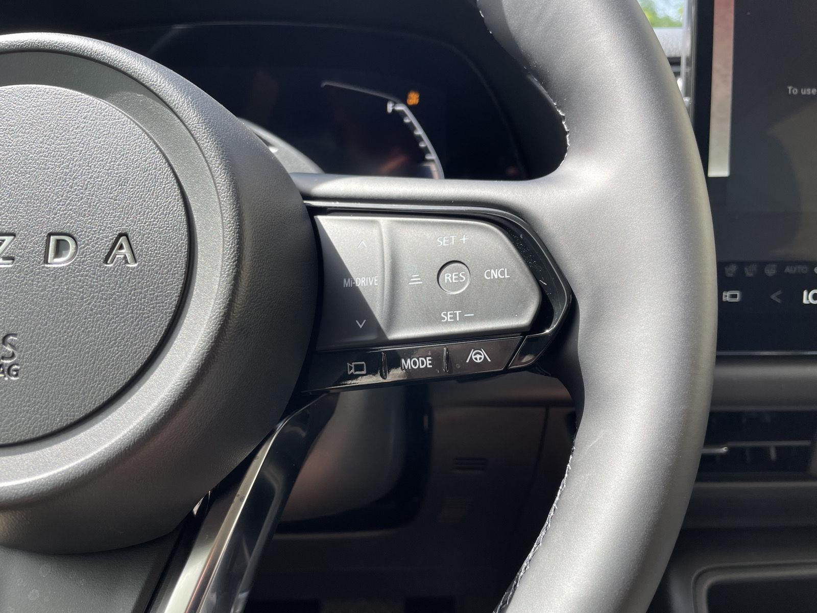 Vehicle photo 13
