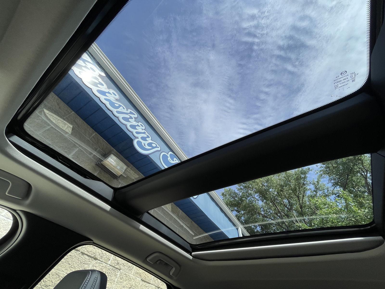 Vehicle photo 22