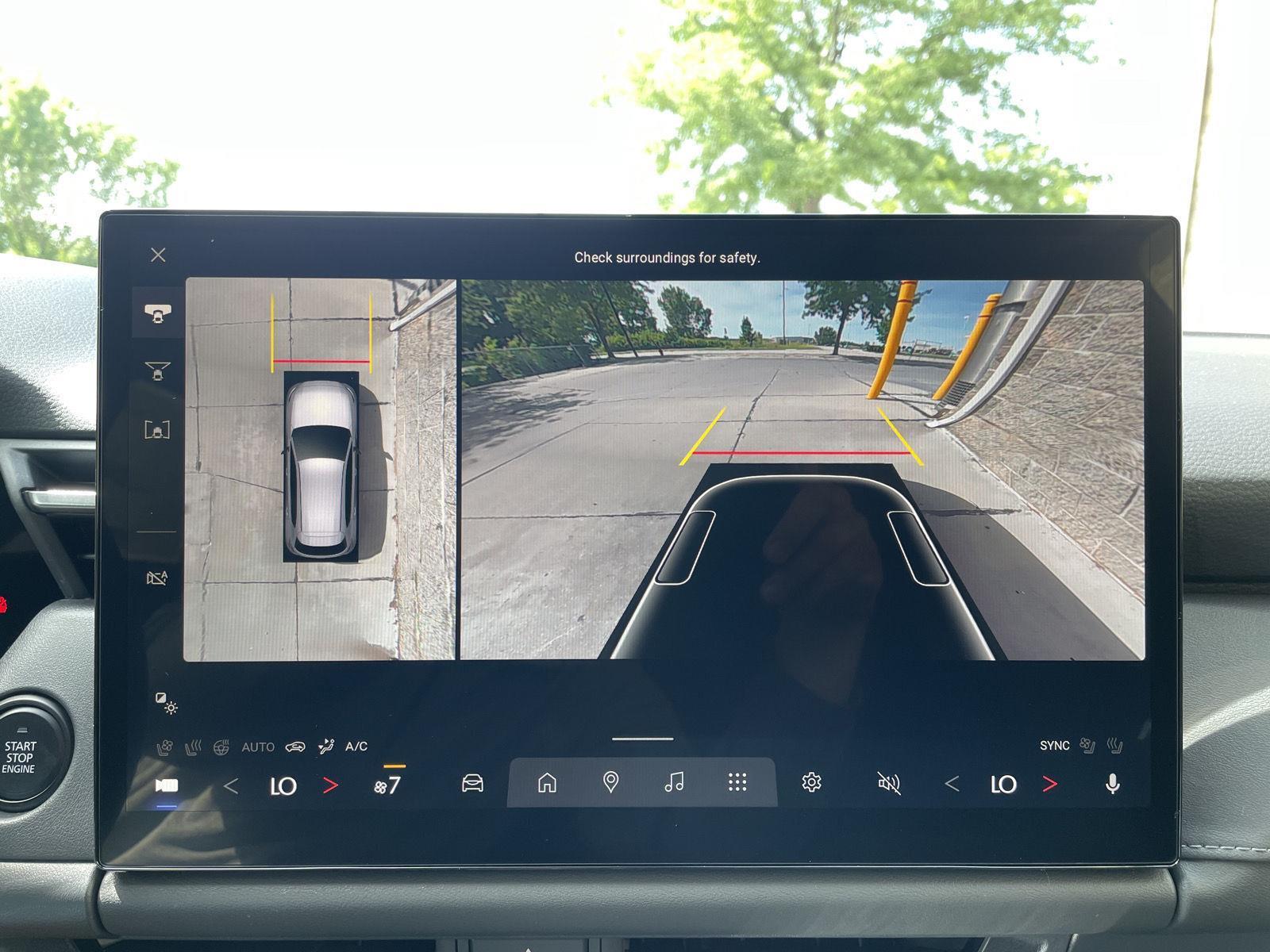 Vehicle photo 25