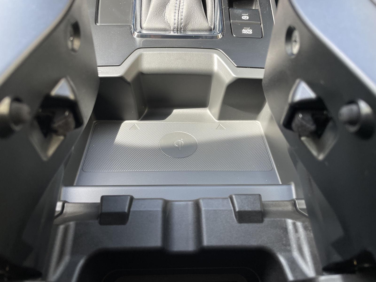 Vehicle photo 30