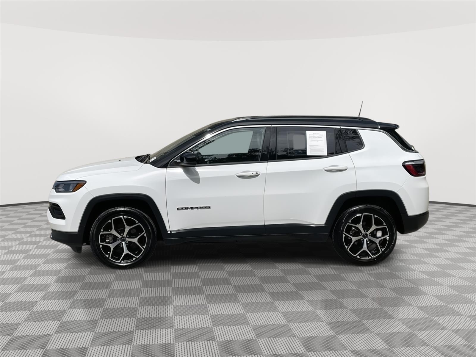 Vehicle photo 2