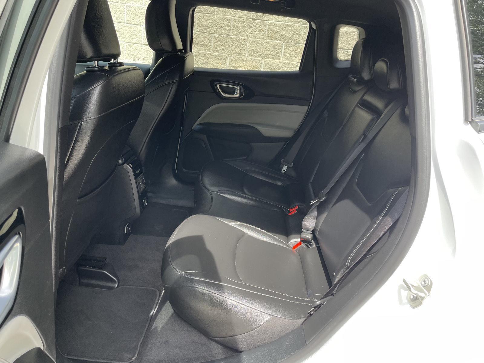 Vehicle photo 20