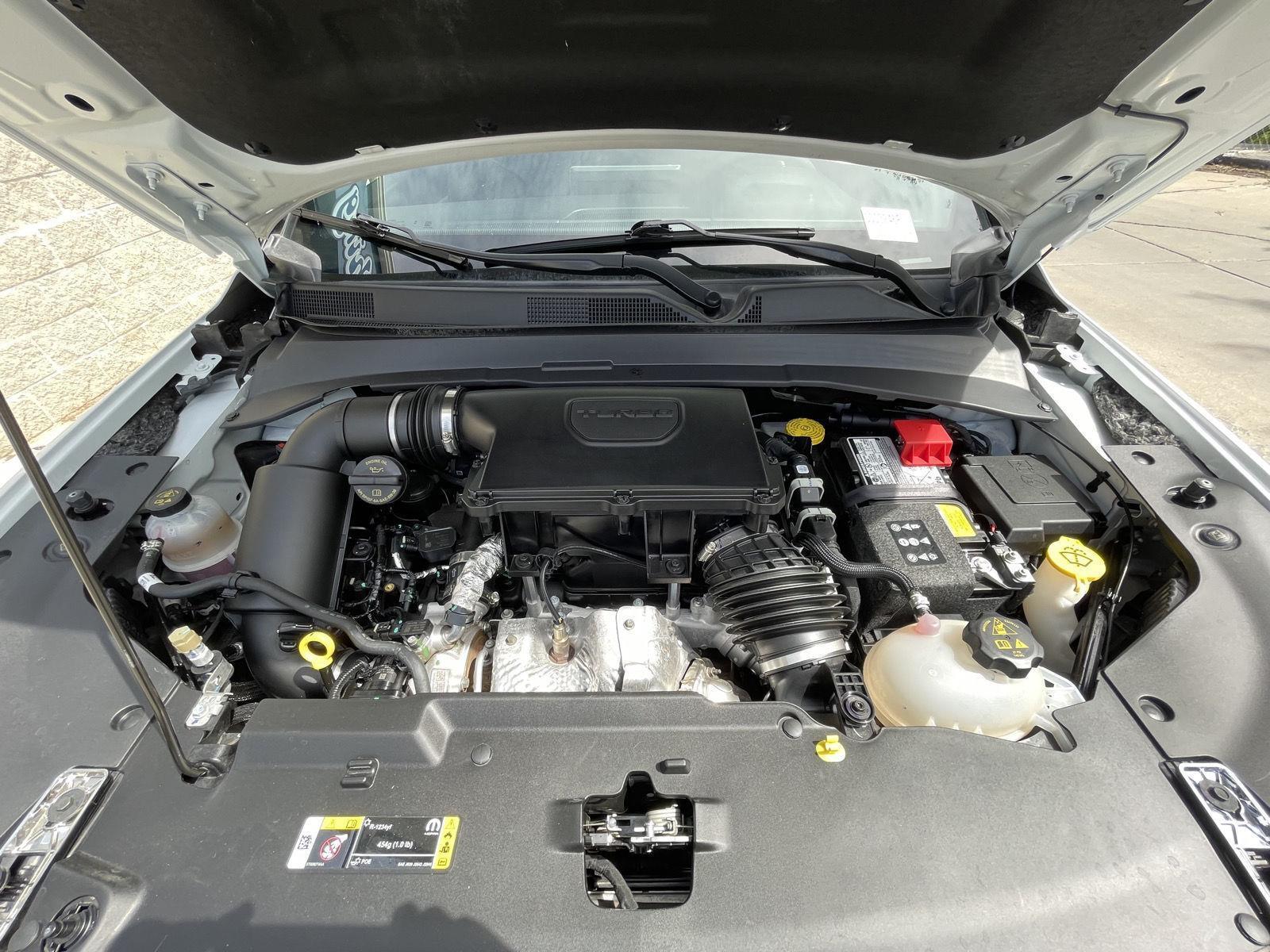 Vehicle photo 33