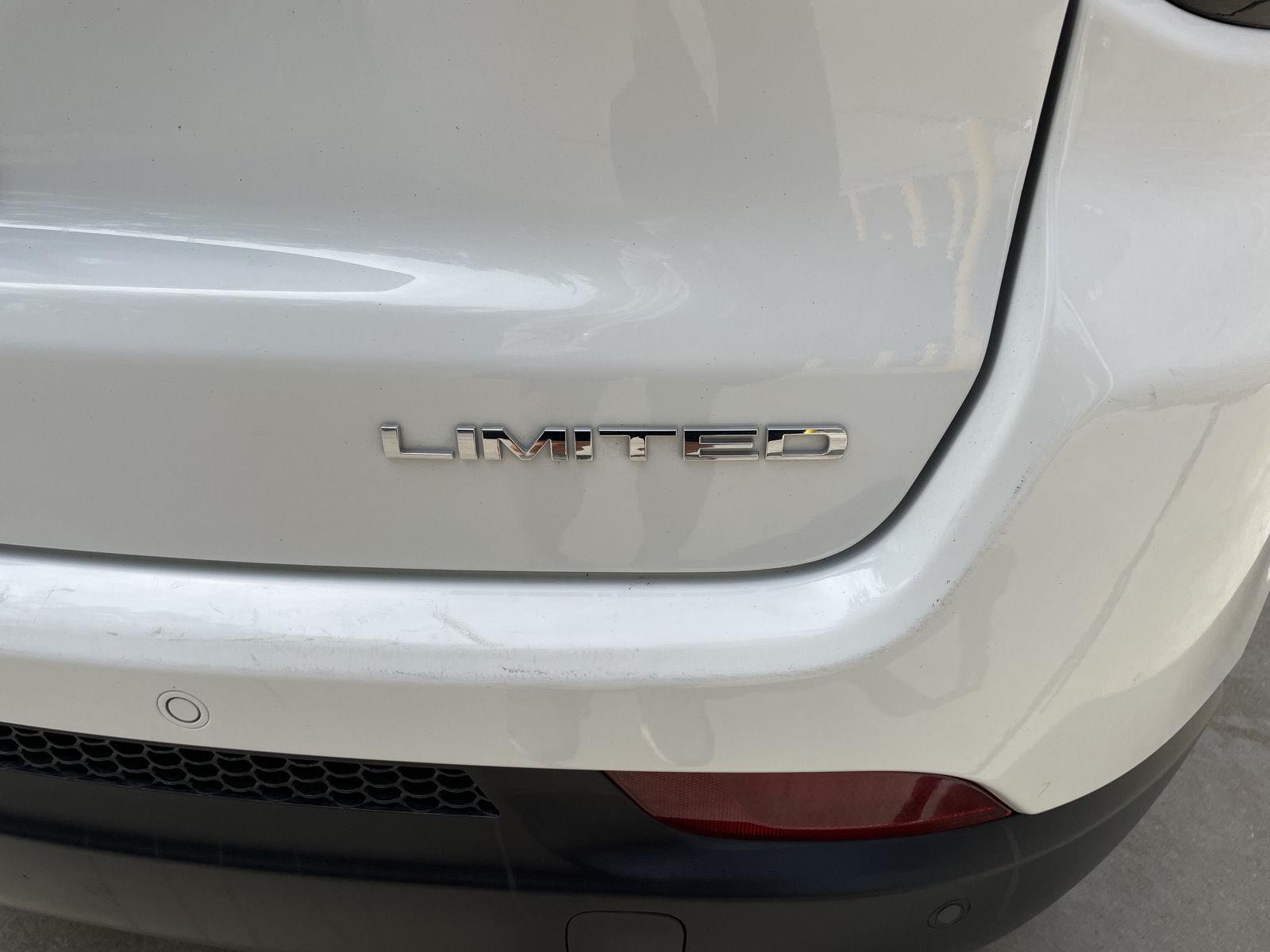 Vehicle photo 36