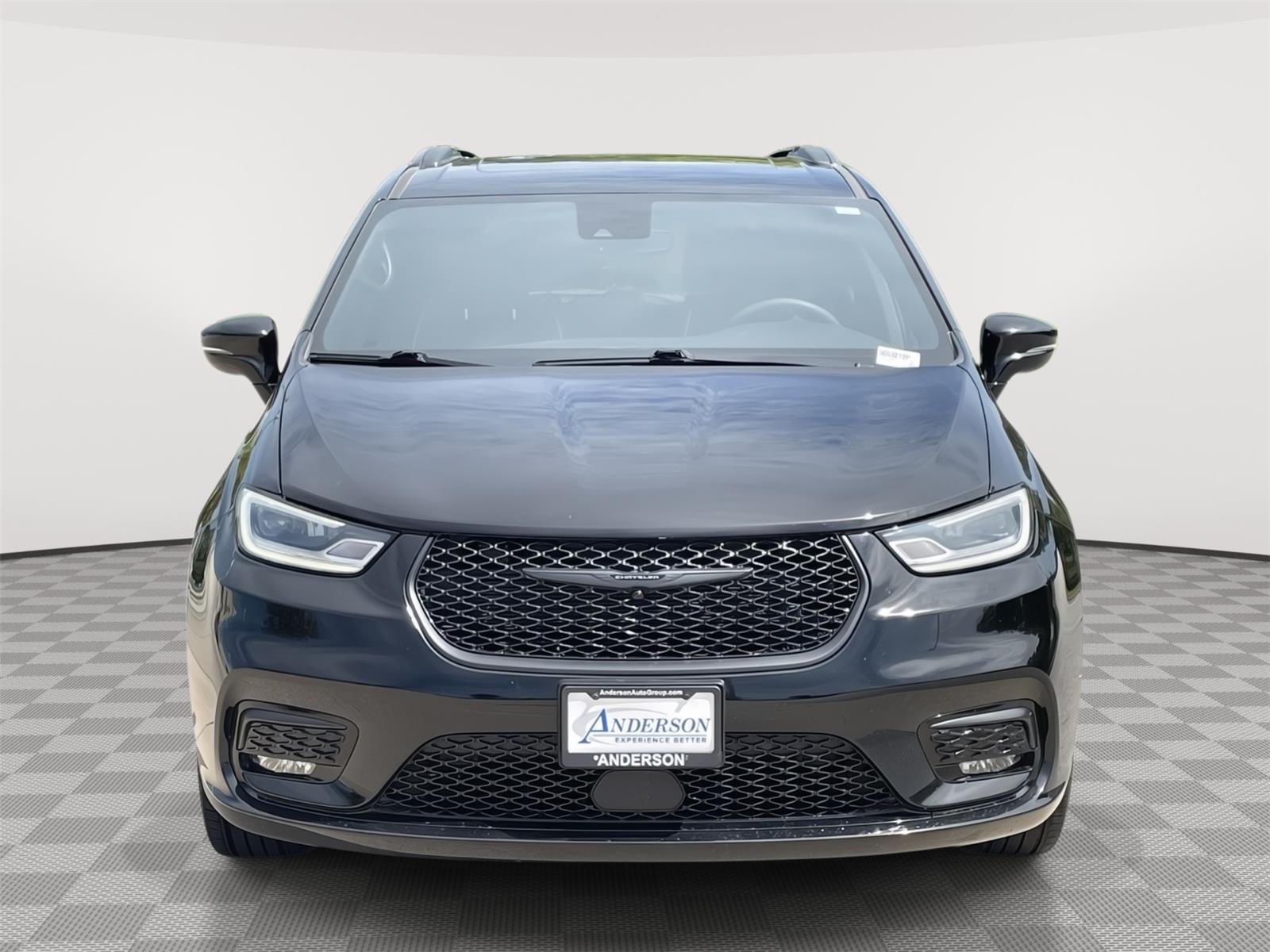 Vehicle photo 4