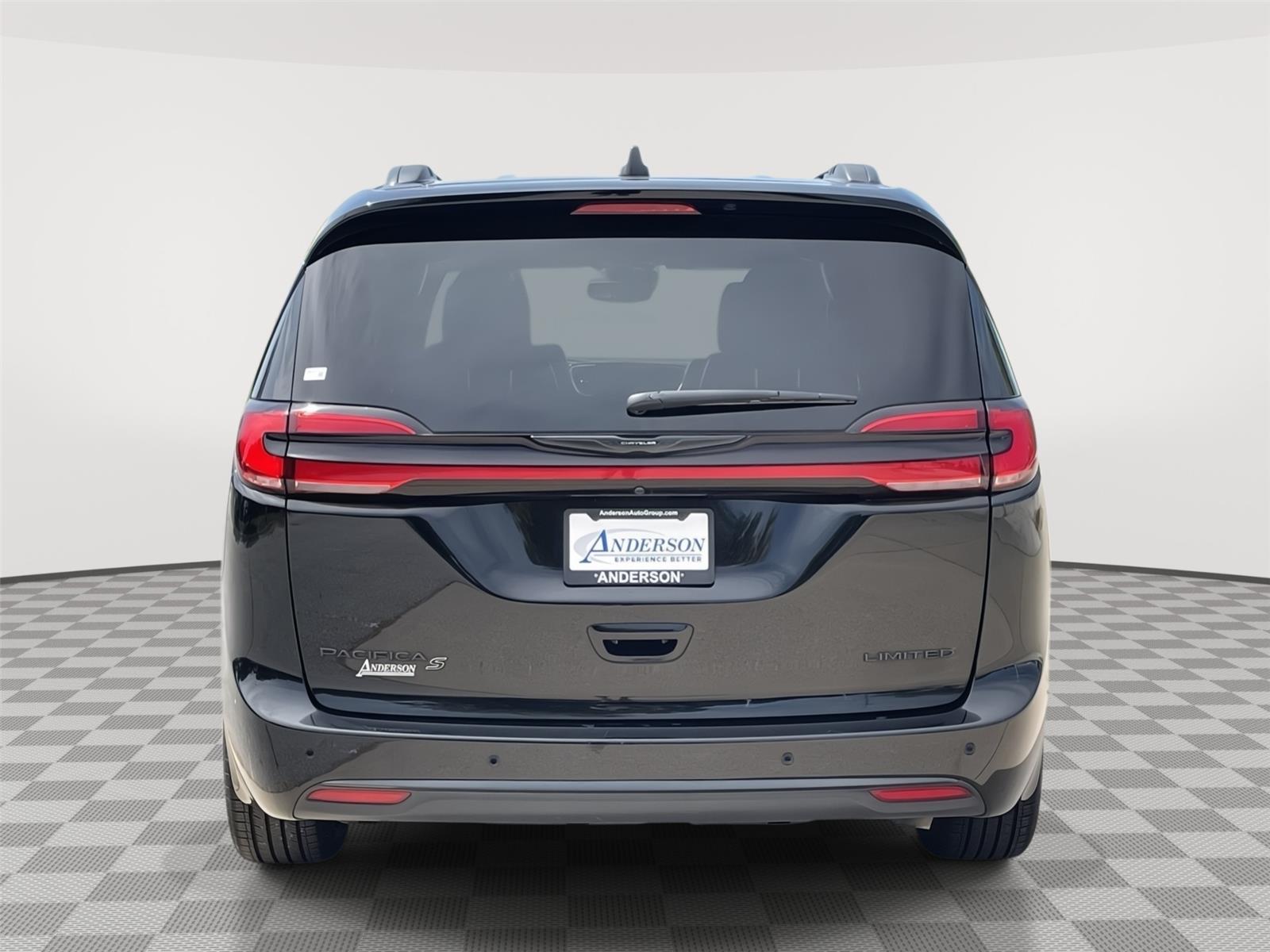 Vehicle photo 8